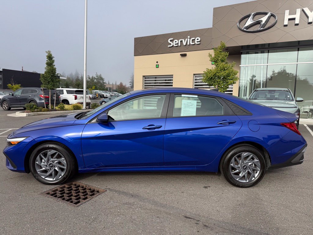 Certified 2026 Hyundai Elantra Hybrid FWD image 2