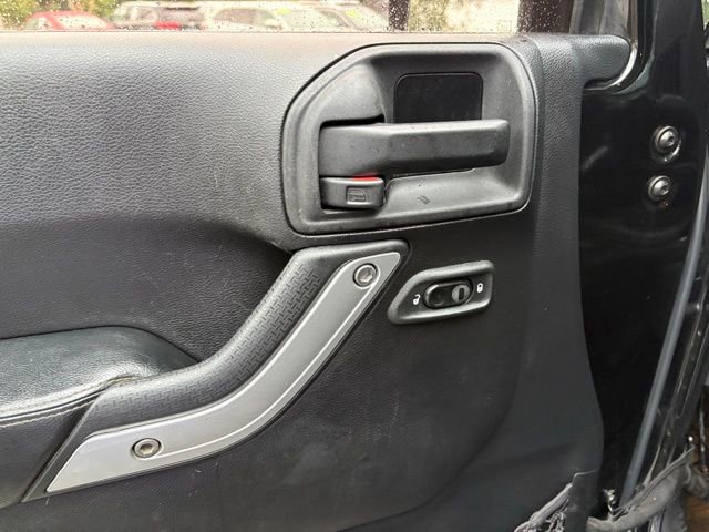 Used 2015 Jeep Wrangler Unlimited Sport image 10