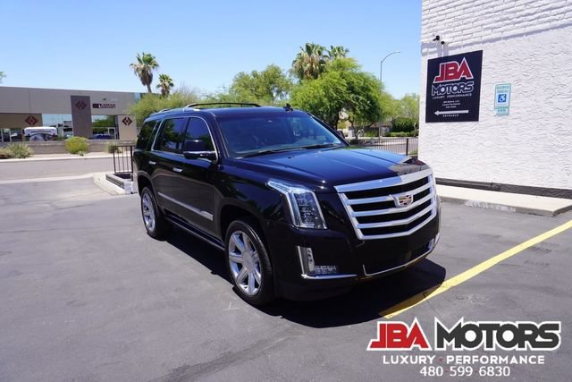 Used 2018 Cadillac Escalade Premium Luxury AWD/4WD image 79