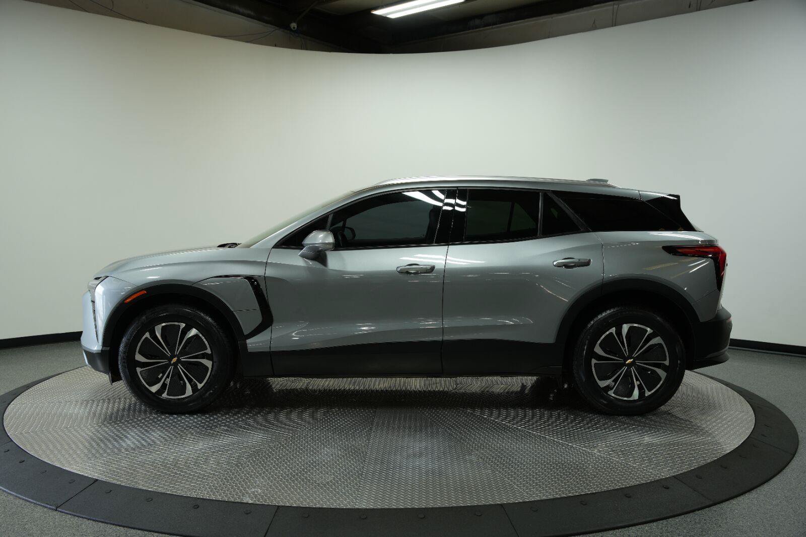 Certified 2024 Chevrolet Blazer EV LT AWD/4WD image 5