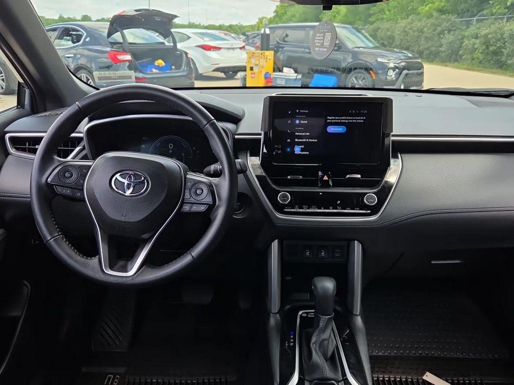Used 2024 Toyota Corolla Cross AWD Hybrid w/ Convenience Package image 10