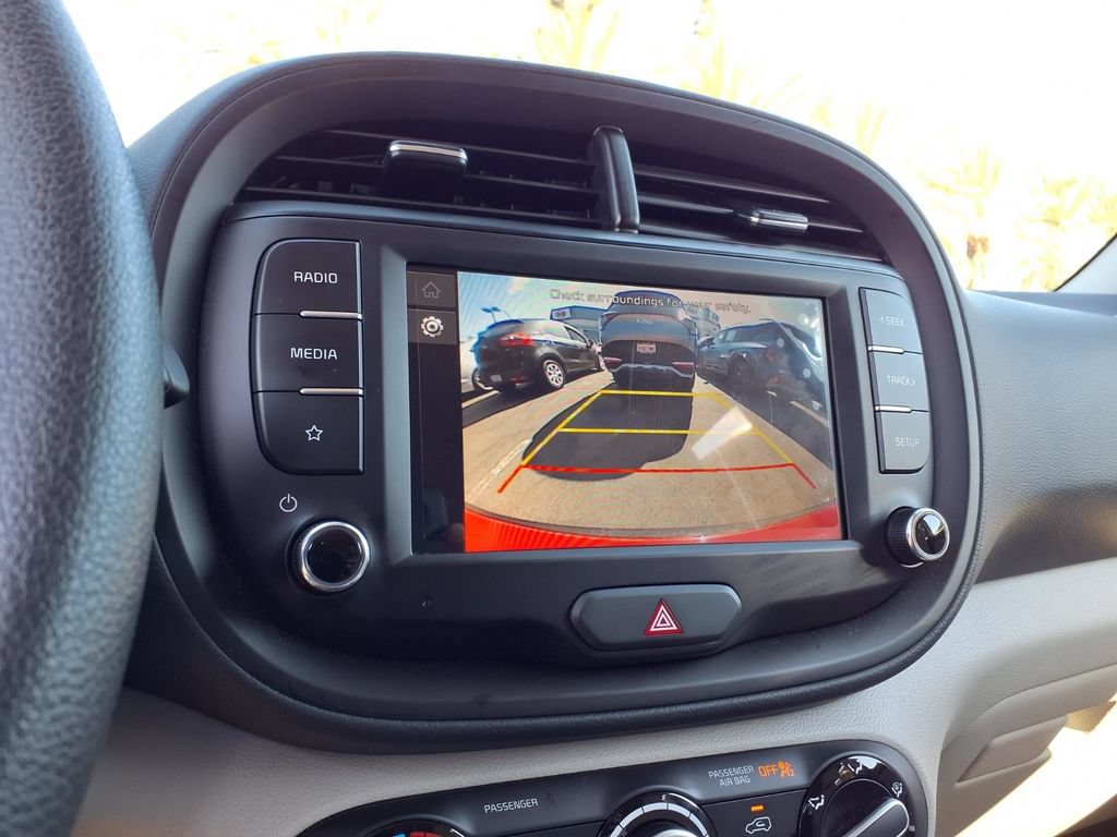 Certified 2025 Kia Soul LX w/ LX Technology Package FWD image 18