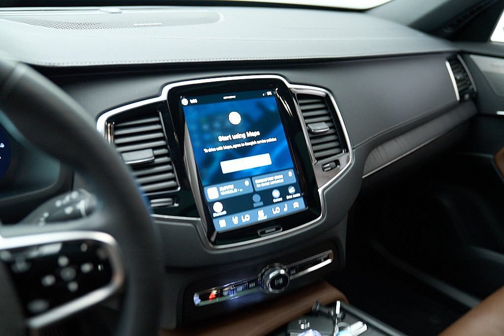 Certified 2024 Volvo XC90 T8 Ultimate AWD/4WD image 14