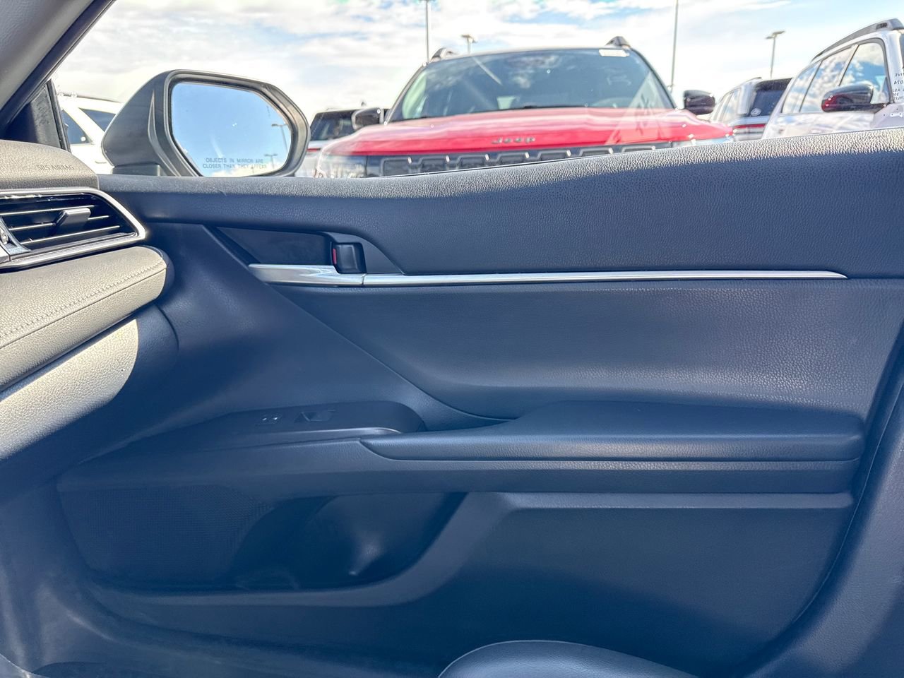 Used 2024 Toyota Camry SE image 24