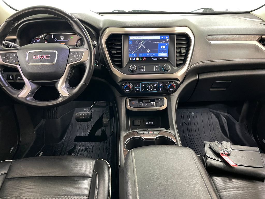 Certified 2021 GMC Acadia Denali w/ Denali Ultimate Package AWD/4WD image 2