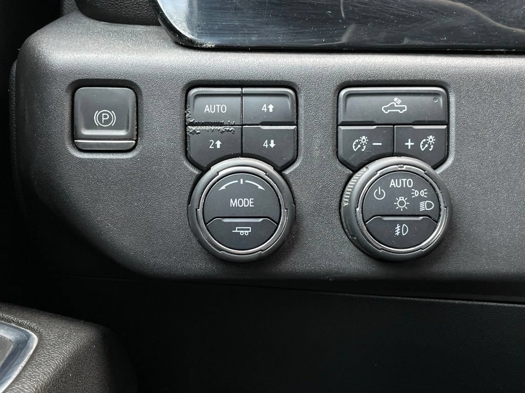 Used 2024 Chevrolet Silverado 1500 LT Trail Boss w/ Protection Package AWD/4WD image 13