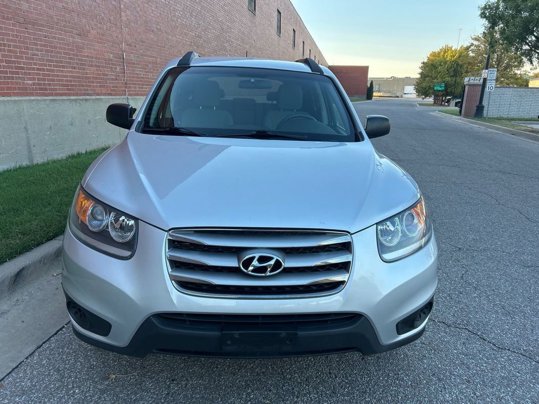 Used 2012 Hyundai Santa Fe GLS image 5
