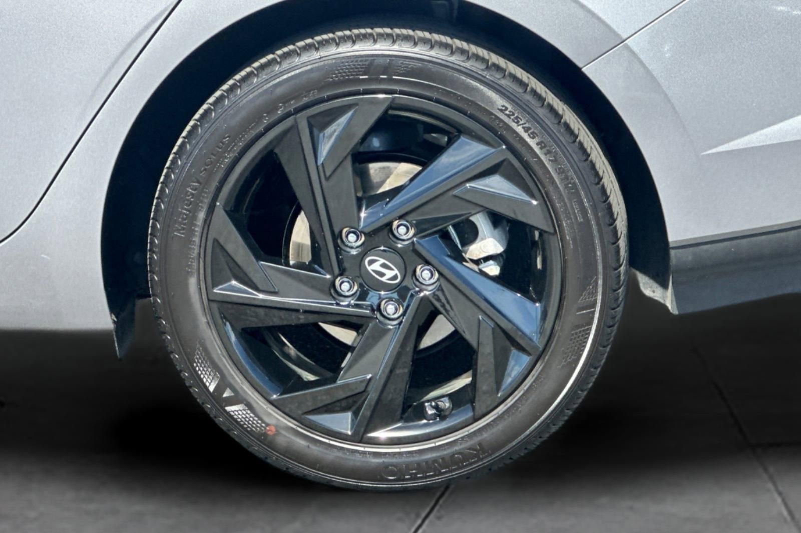 Used 2026 Hyundai Elantra Sport image 28