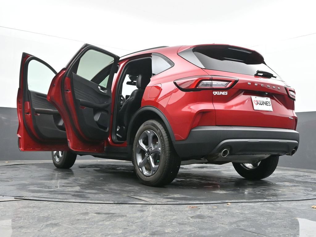 Used 2025 Ford Escape ST-Line w/ Cold Weather Package image 54
