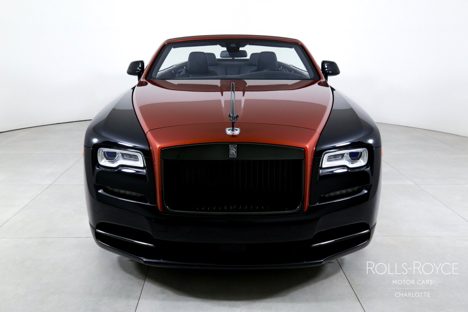 Used 2019 Rolls-Royce Dawn RWD image 8
