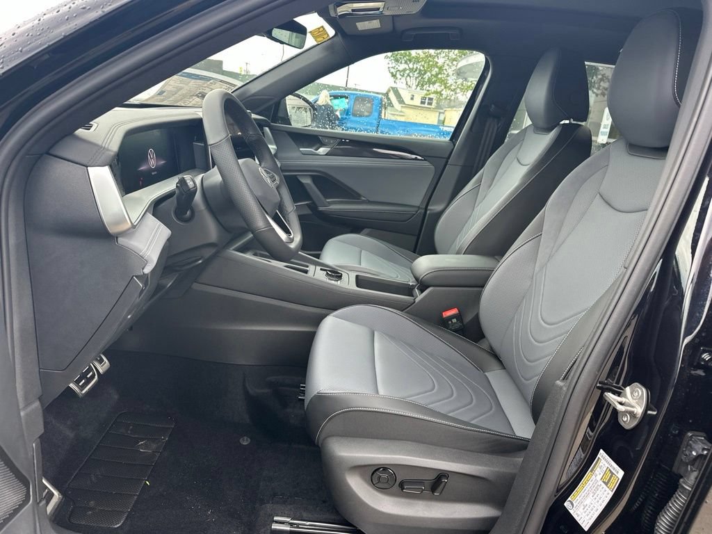 New 2026 Volkswagen Tiguan SE R-Line AWD/4WD image 9
