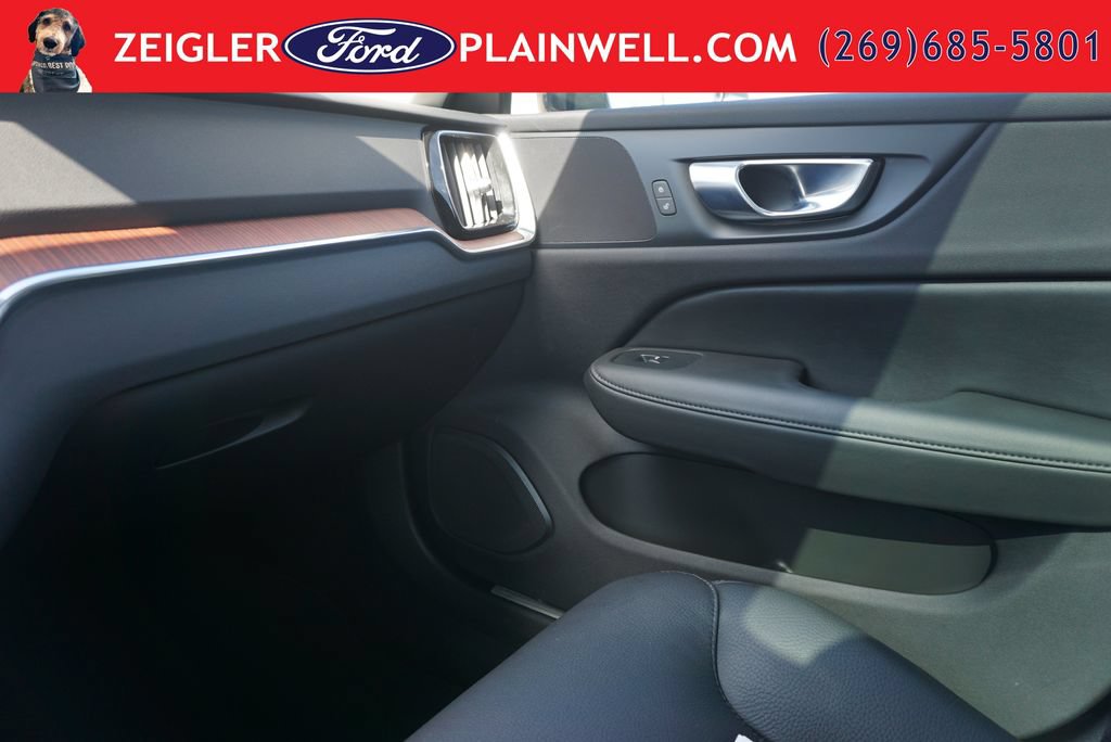 Used 2024 Volvo V60 B5 Cross Country Plus AWD/4WD image 32