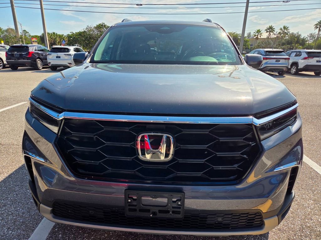Certified 2024 Honda Pilot Touring image 2