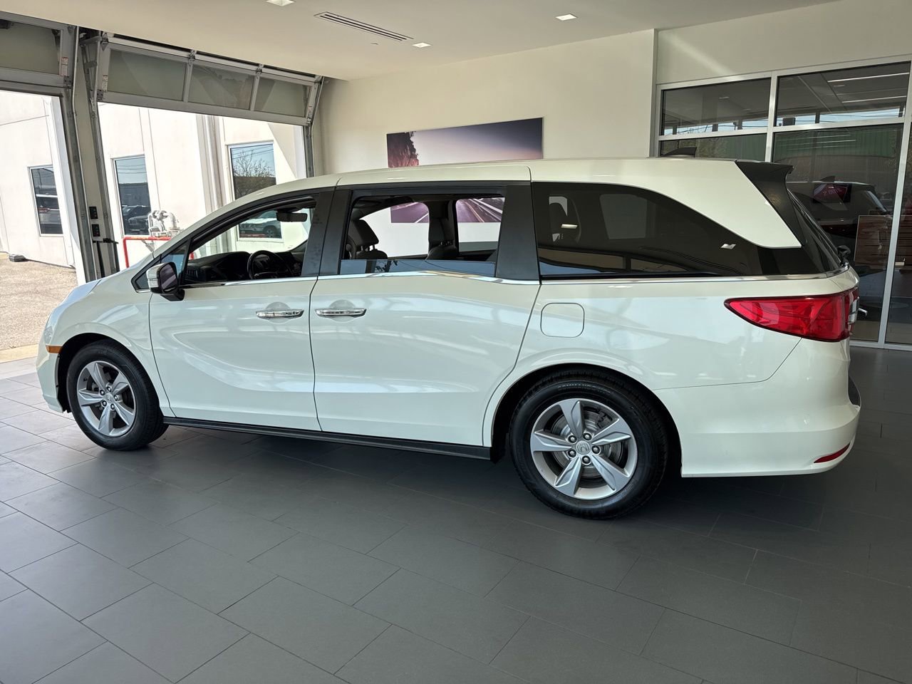 Used 2018 Honda Odyssey EX-L image 5