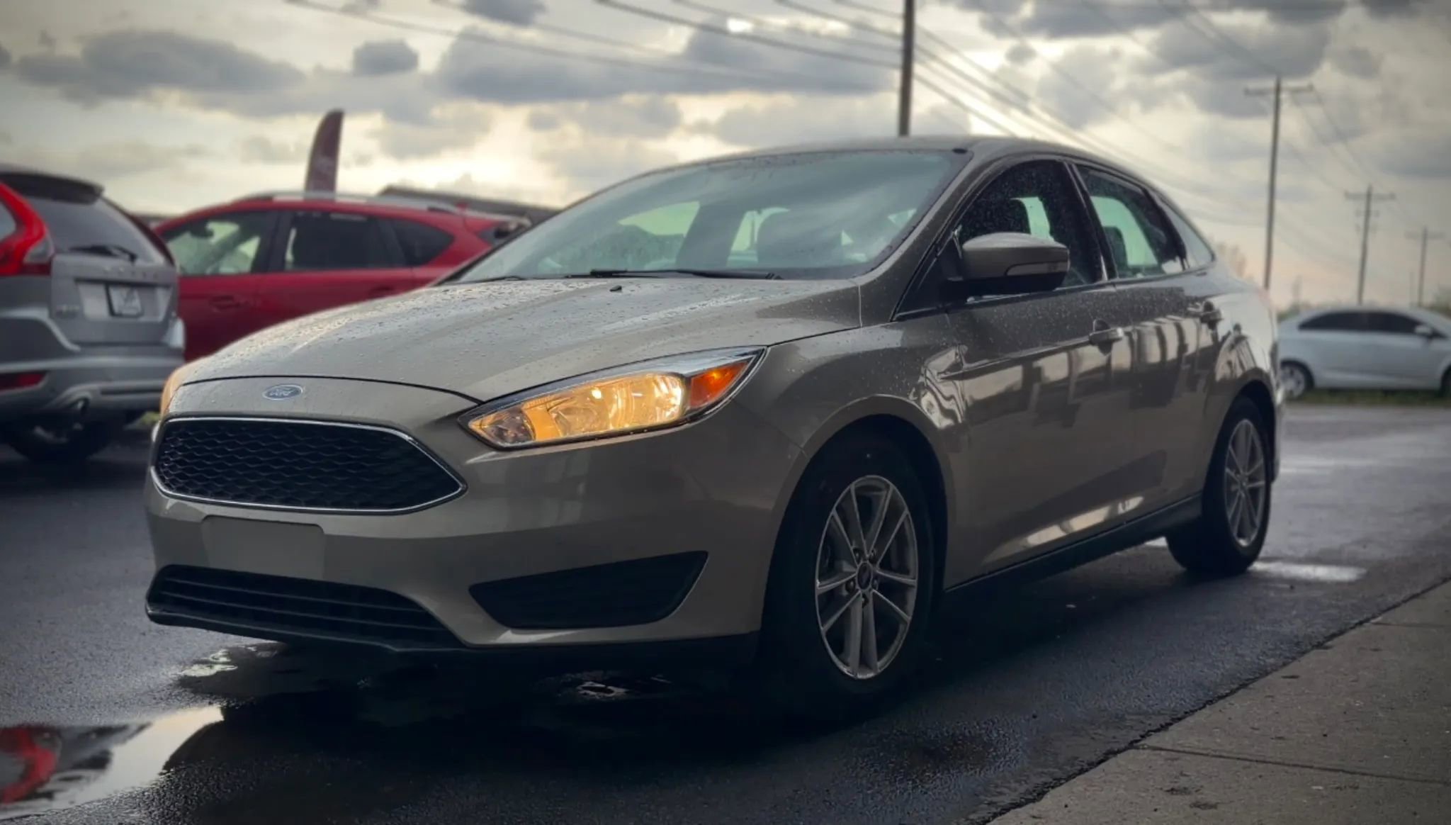 Used 2016 Ford Focus SE w/ SE Power Seat Package FWD image 5
