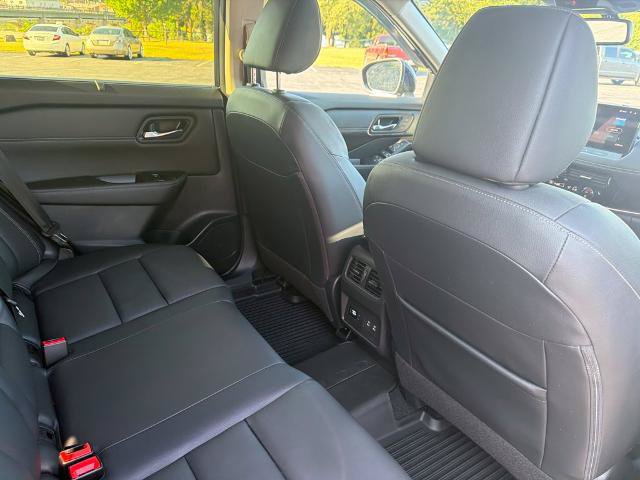 Certified 2025 Nissan Rogue SL w/ SL Premium Package AWD/4WD image 13