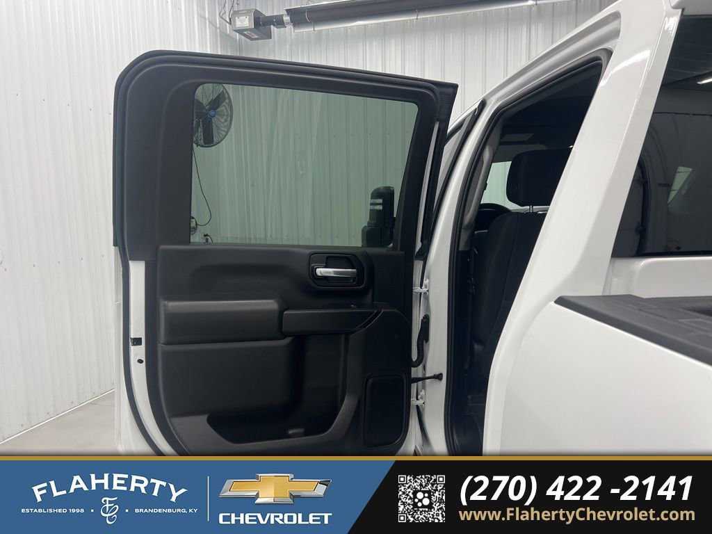 Used 2024 Chevrolet Silverado 2500 Custom w/ Custom Value Package image 10