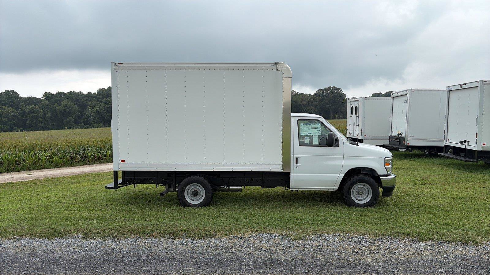 New 2027 Ford E-350 and Econoline 350 Super Duty w/ Power Equipment Group RWD image 6