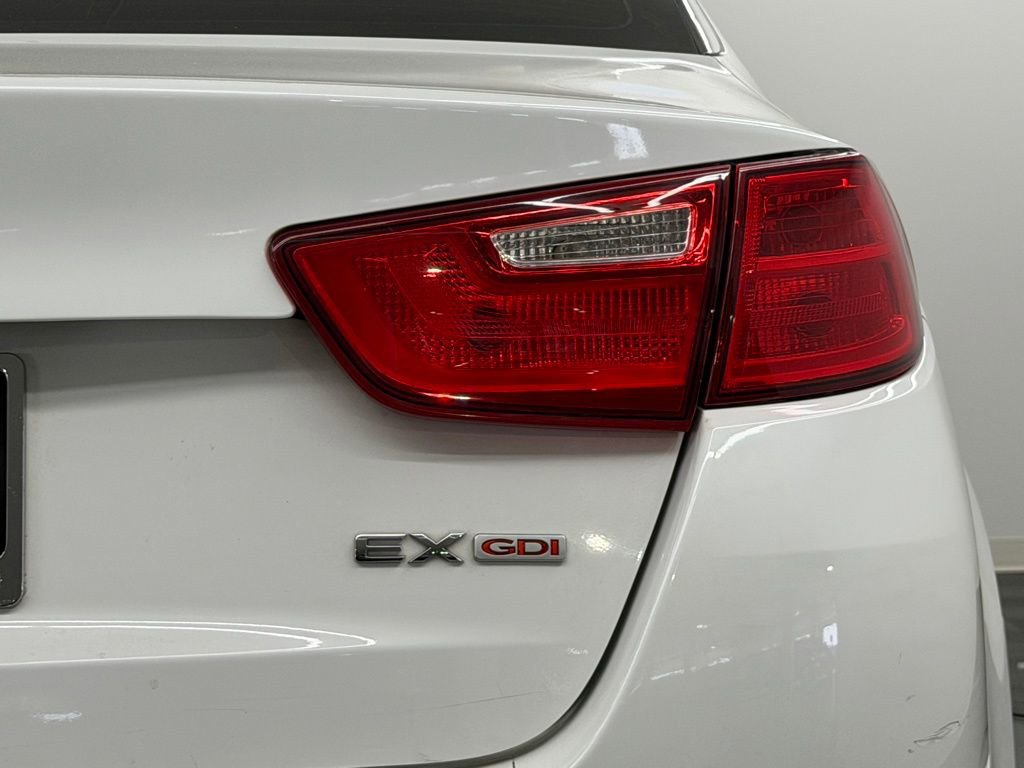 Used 2015 Kia Optima EX image 12