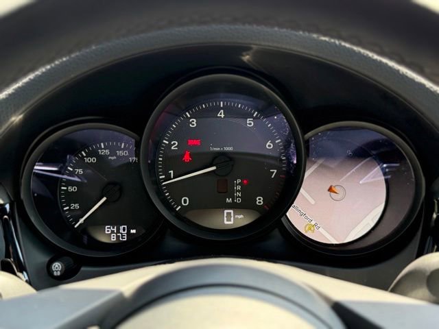 Used 2025 Porsche Macan AWD/4WD image 30