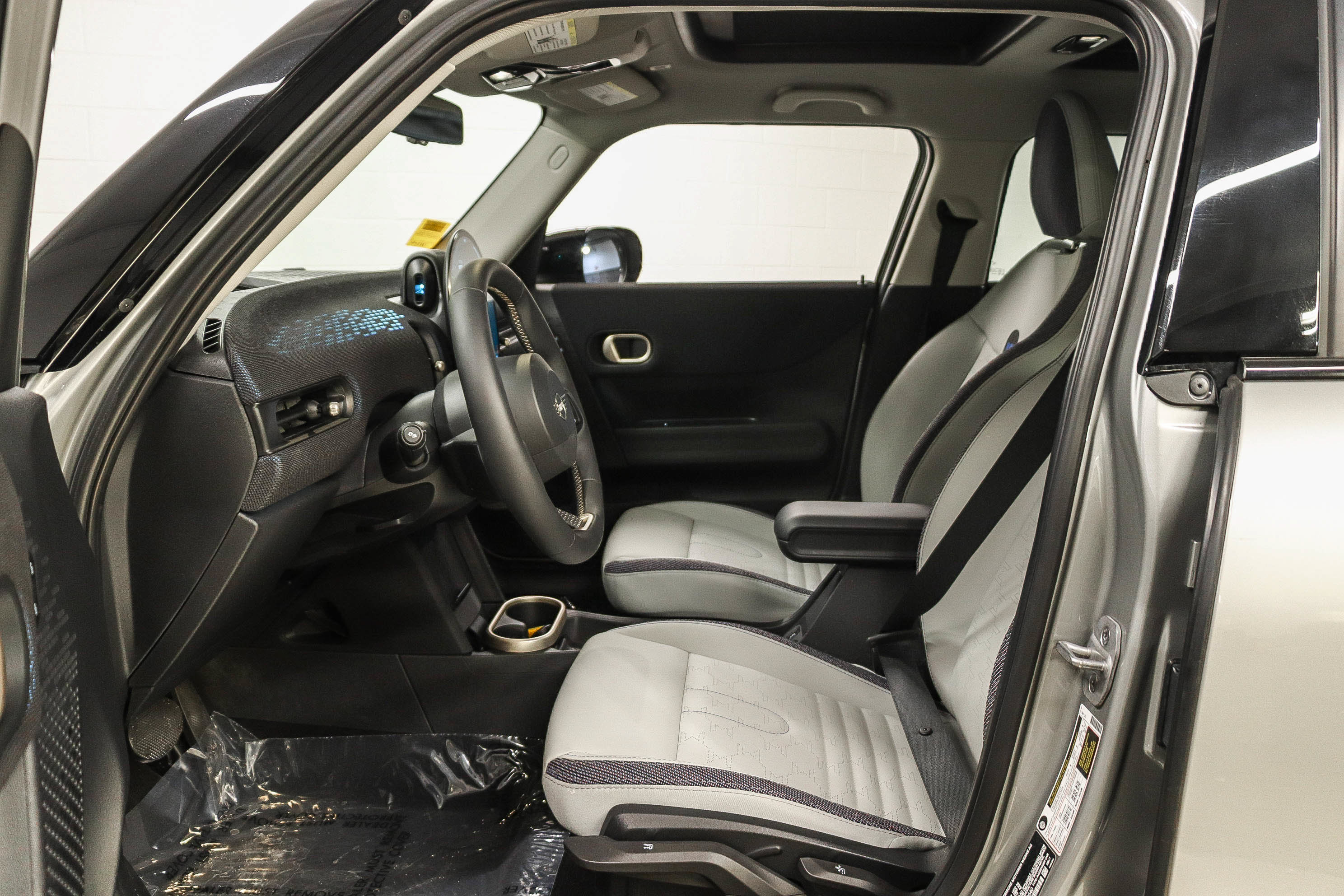 Used 2025 MINI Cooper S FWD image 18