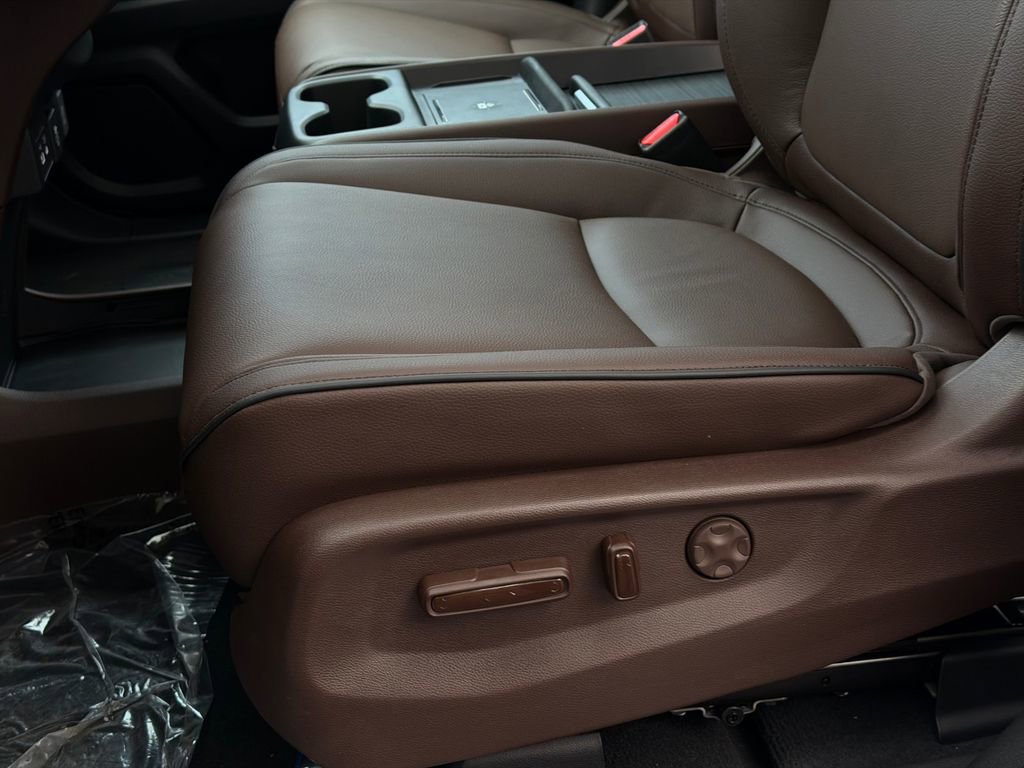 New 2026 Honda Odyssey Touring image 14