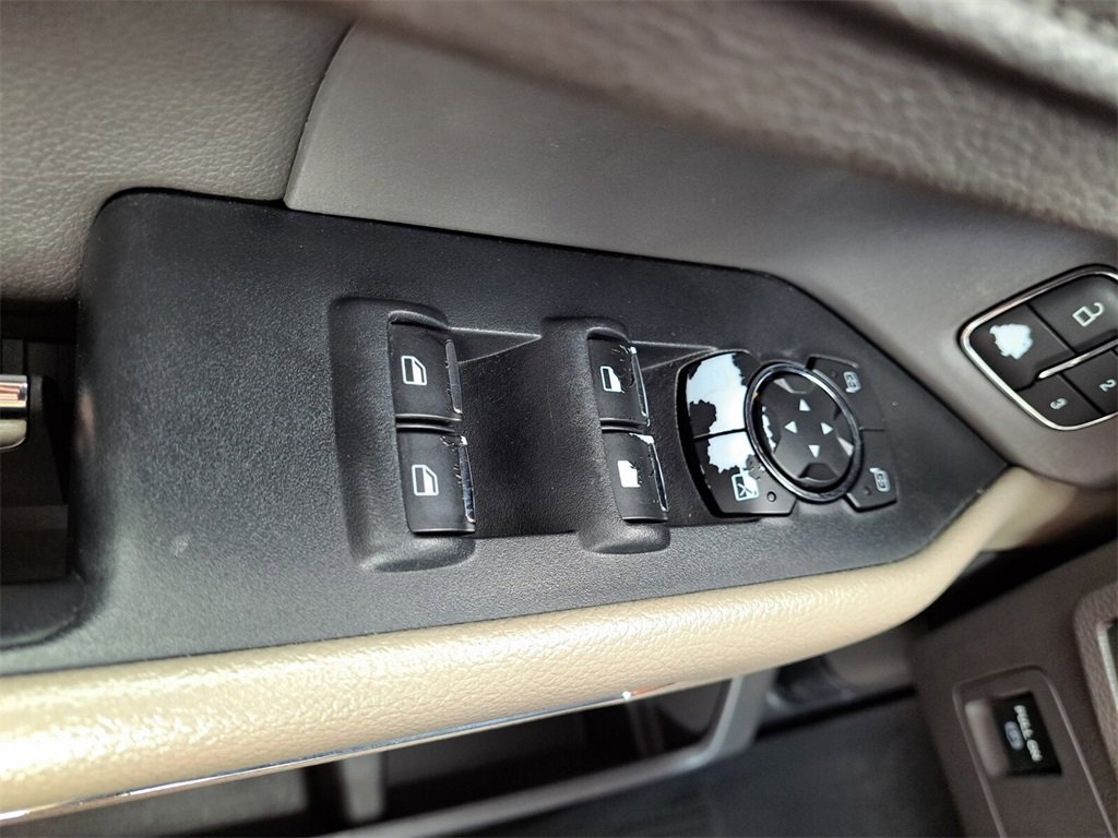 Used 2021 Ford Expedition XLT image 17