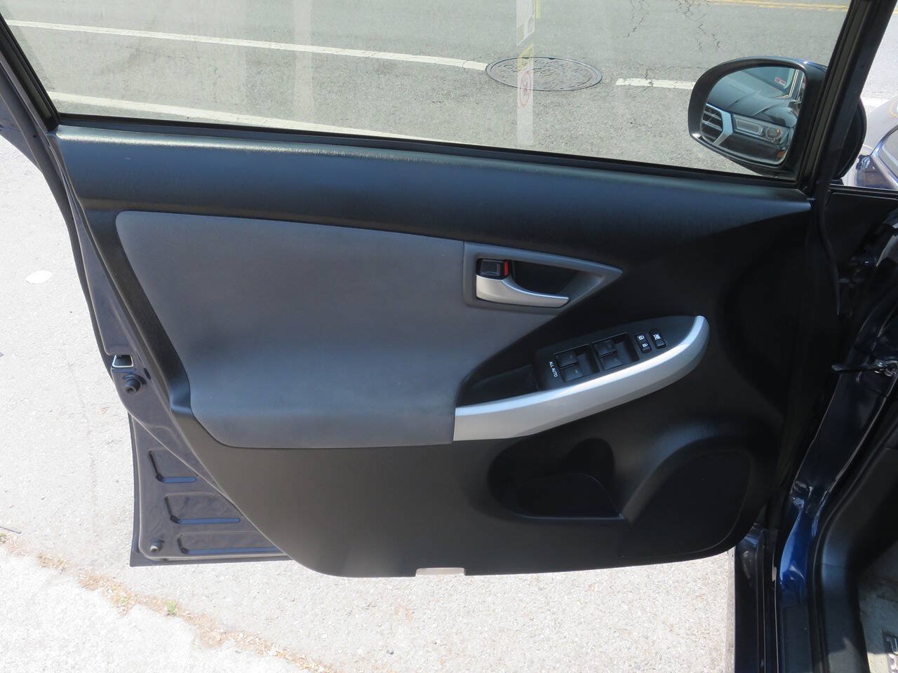 Used 2013 Toyota Prius Three FWD image 26