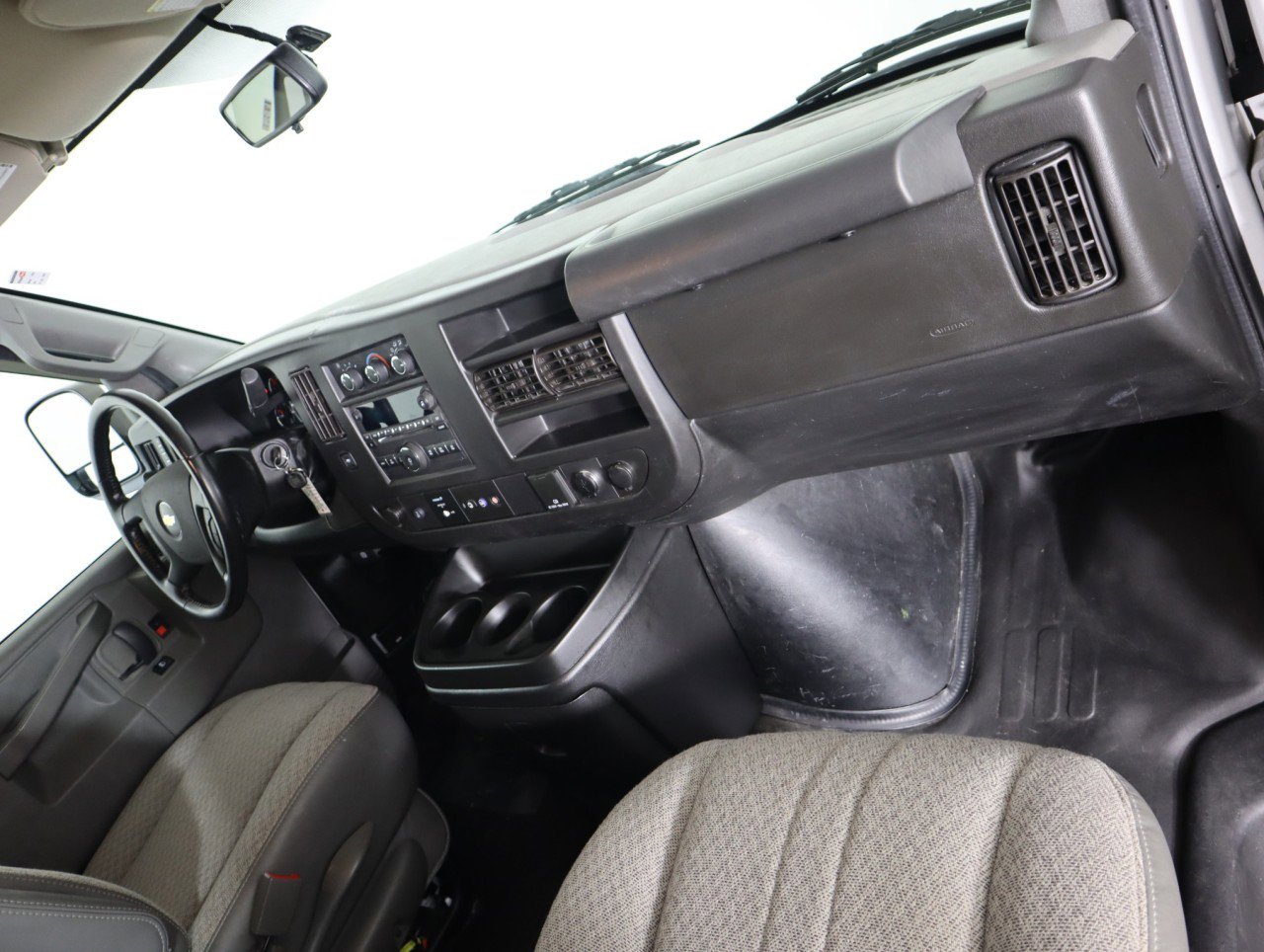 Used 2020 Chevrolet Express 2500 w/ Communications Package image 17