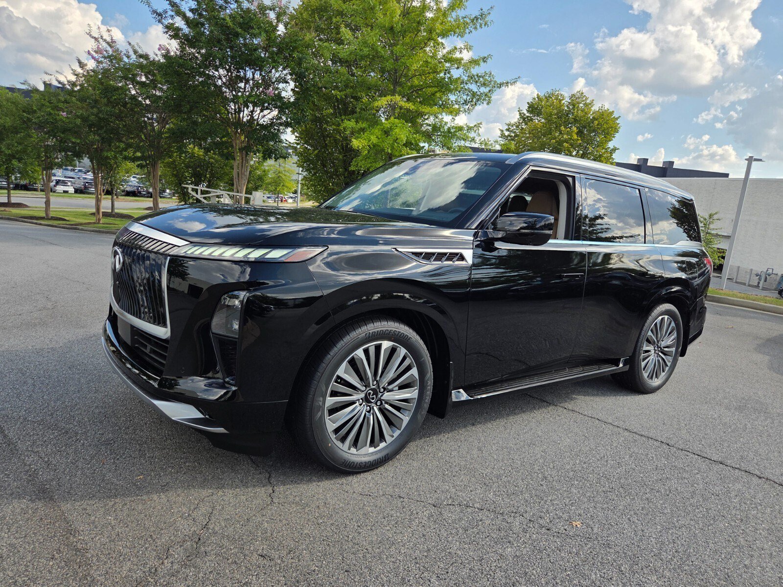 New 2027 INFINITI QX80 Luxe w/ Cargo Package
