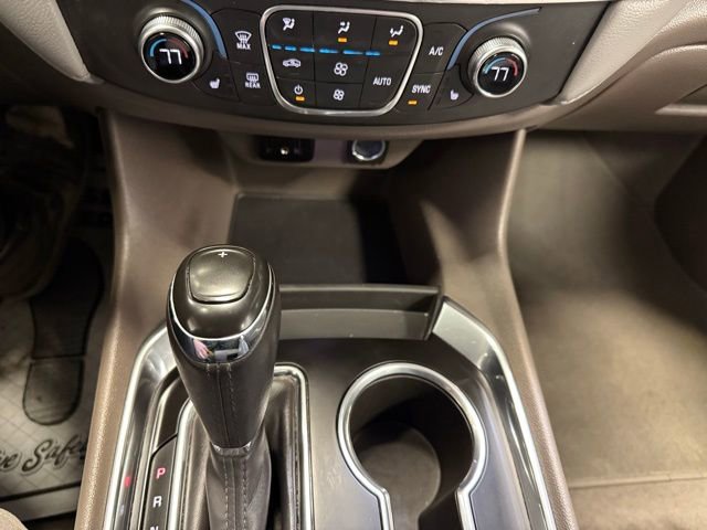 Used 2020 Chevrolet Traverse LT image 18