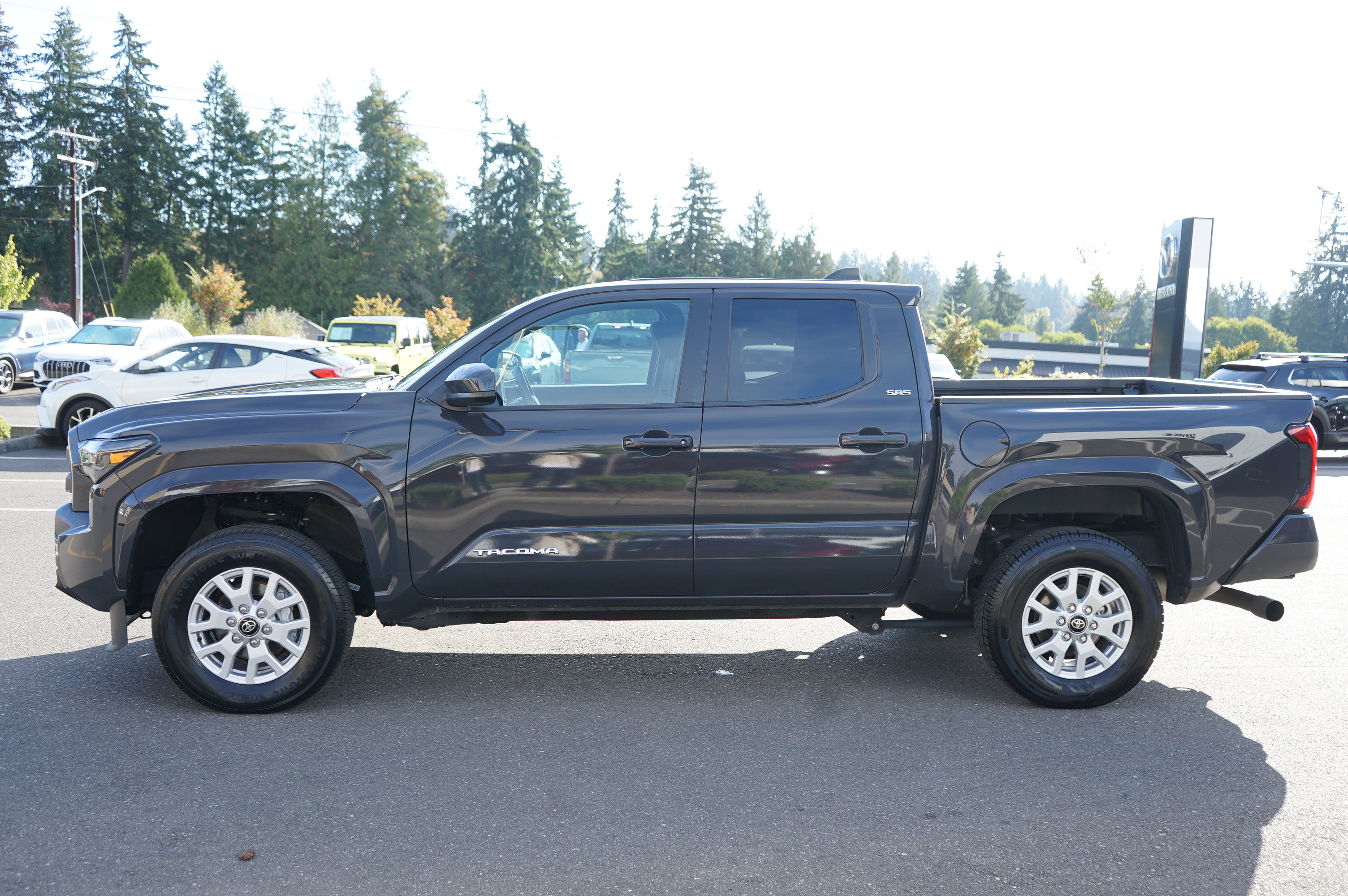 Used 2025 Toyota Tacoma SR5 AWD/4WD image 7