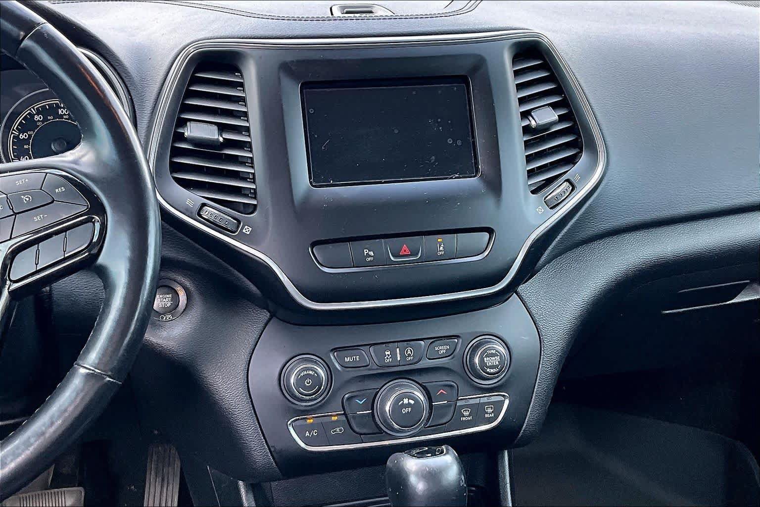 Used 2021 Jeep Cherokee Latitude Plus FWD image 7