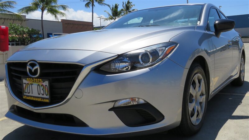 Used 2015 MAZDA MAZDA3 i SV FWD image 9