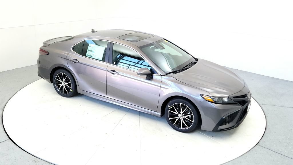 Certified 2024 Toyota Camry SE w/ Cold Weather Package AWD/4WD image 16