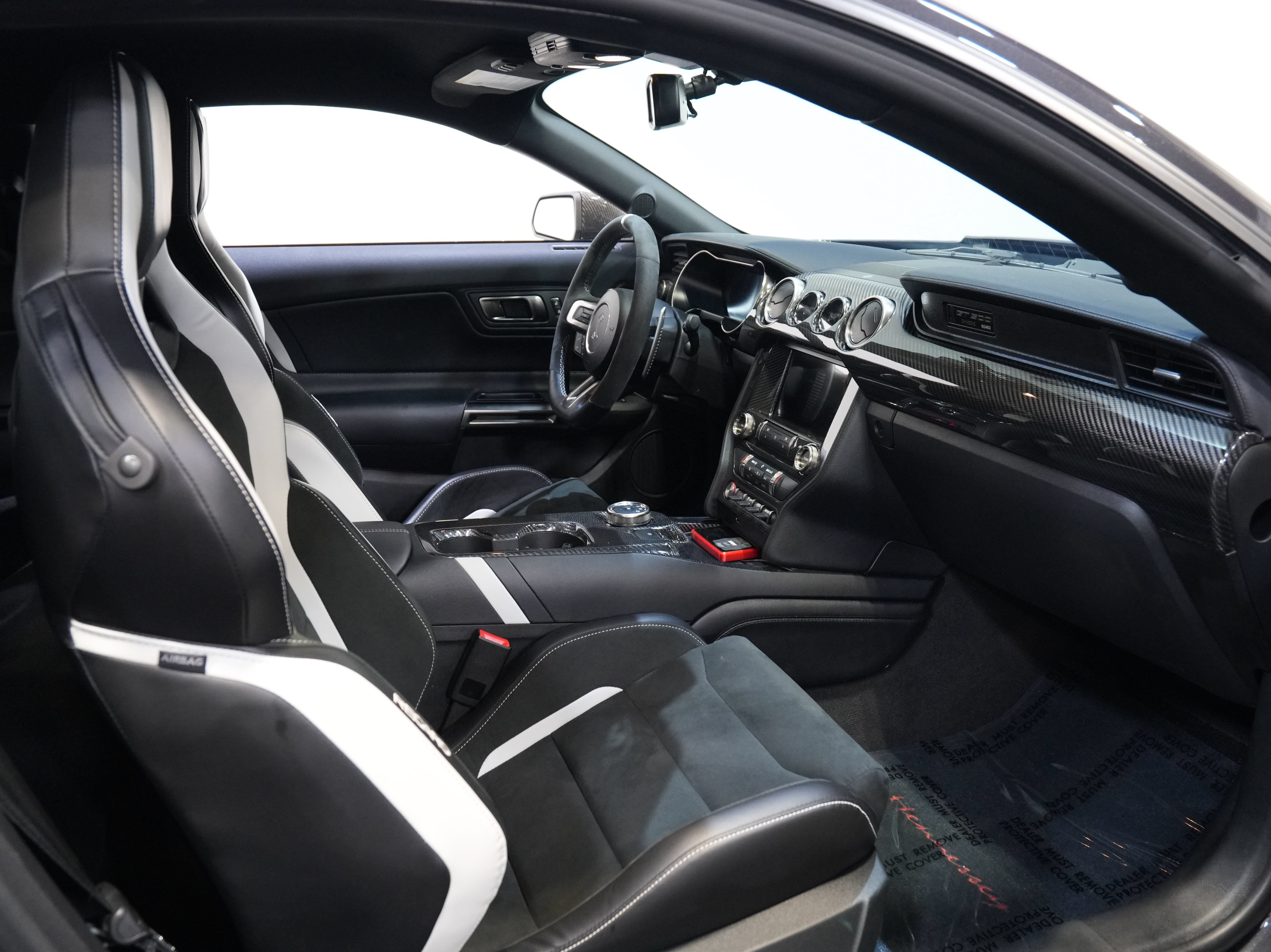 Used 2022 Ford Mustang Shelby GT500 w/ Carbon Fiber Track Pack RWD image 35