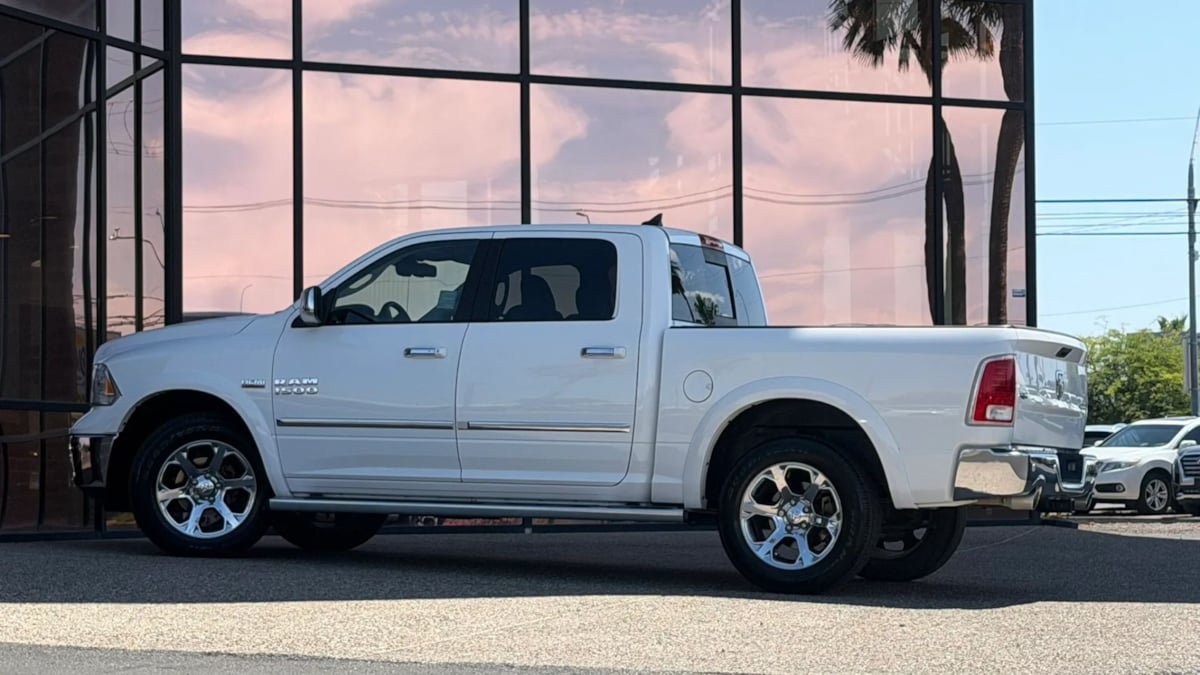 Used 2016 RAM 1500 Laramie w/ Convenience Group AWD/4WD image 7