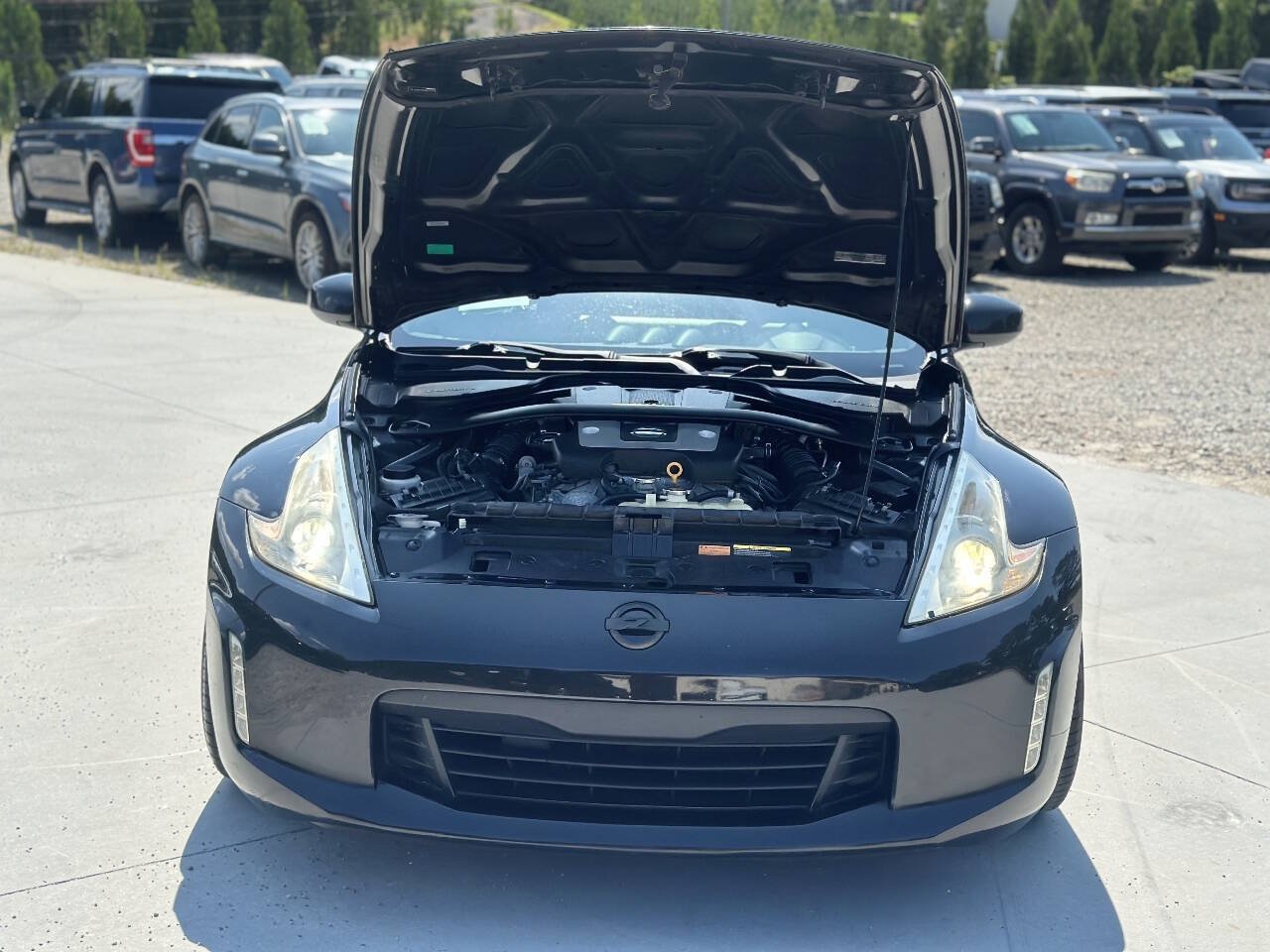 Used 2014 Nissan 370Z Coupe RWD image 11