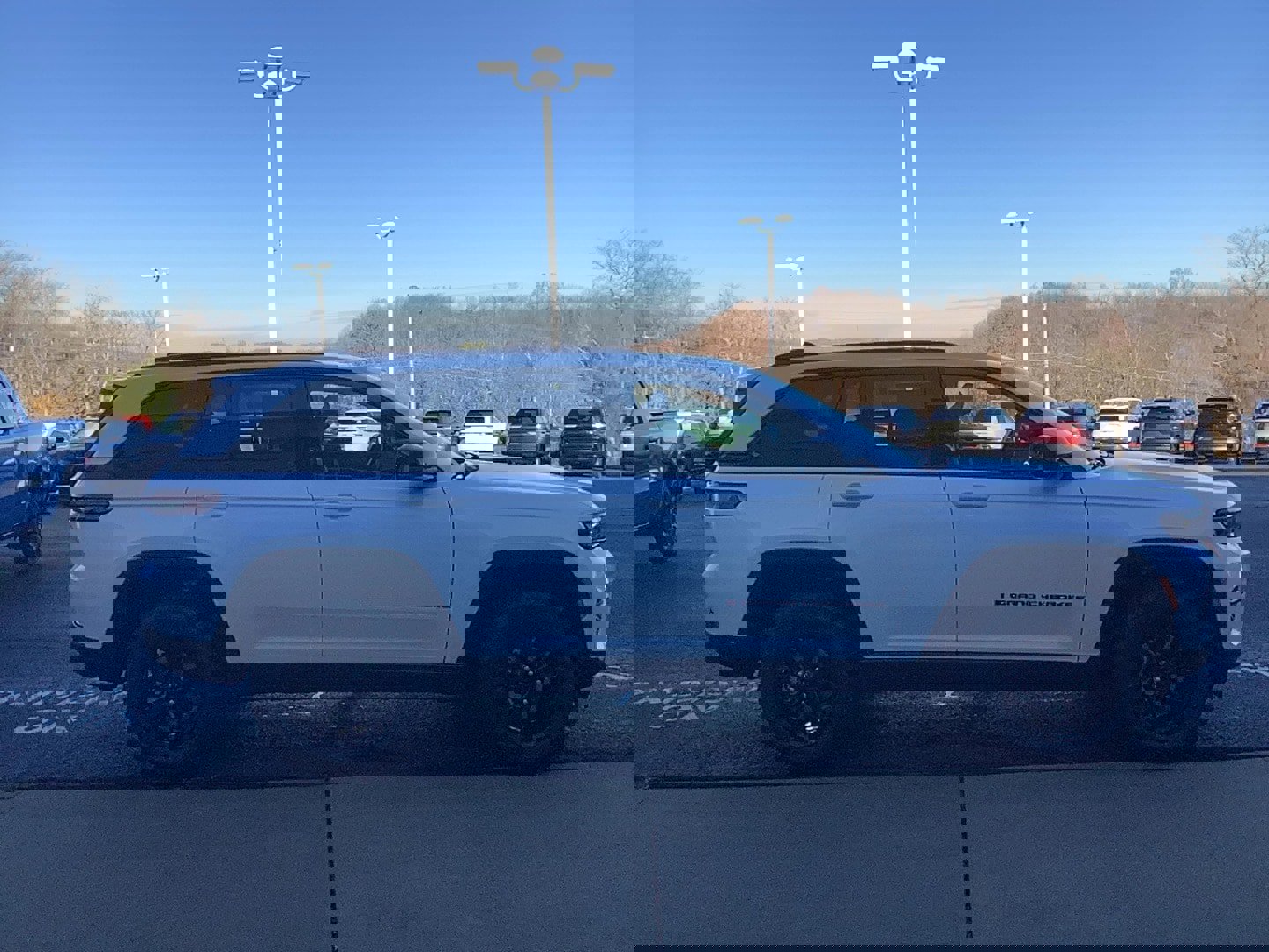 New 2025 Jeep Grand Cherokee Altitude image 4