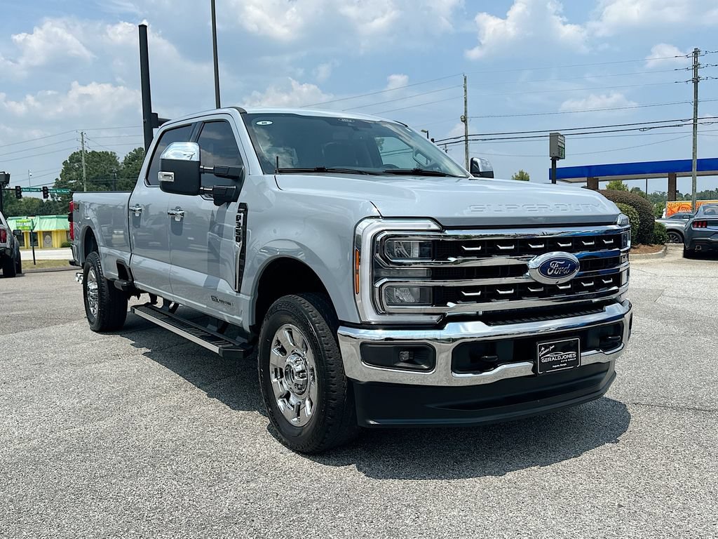 Used 2025 Ford F350 Lariat w/ Chrome Package AWD/4WD image 2