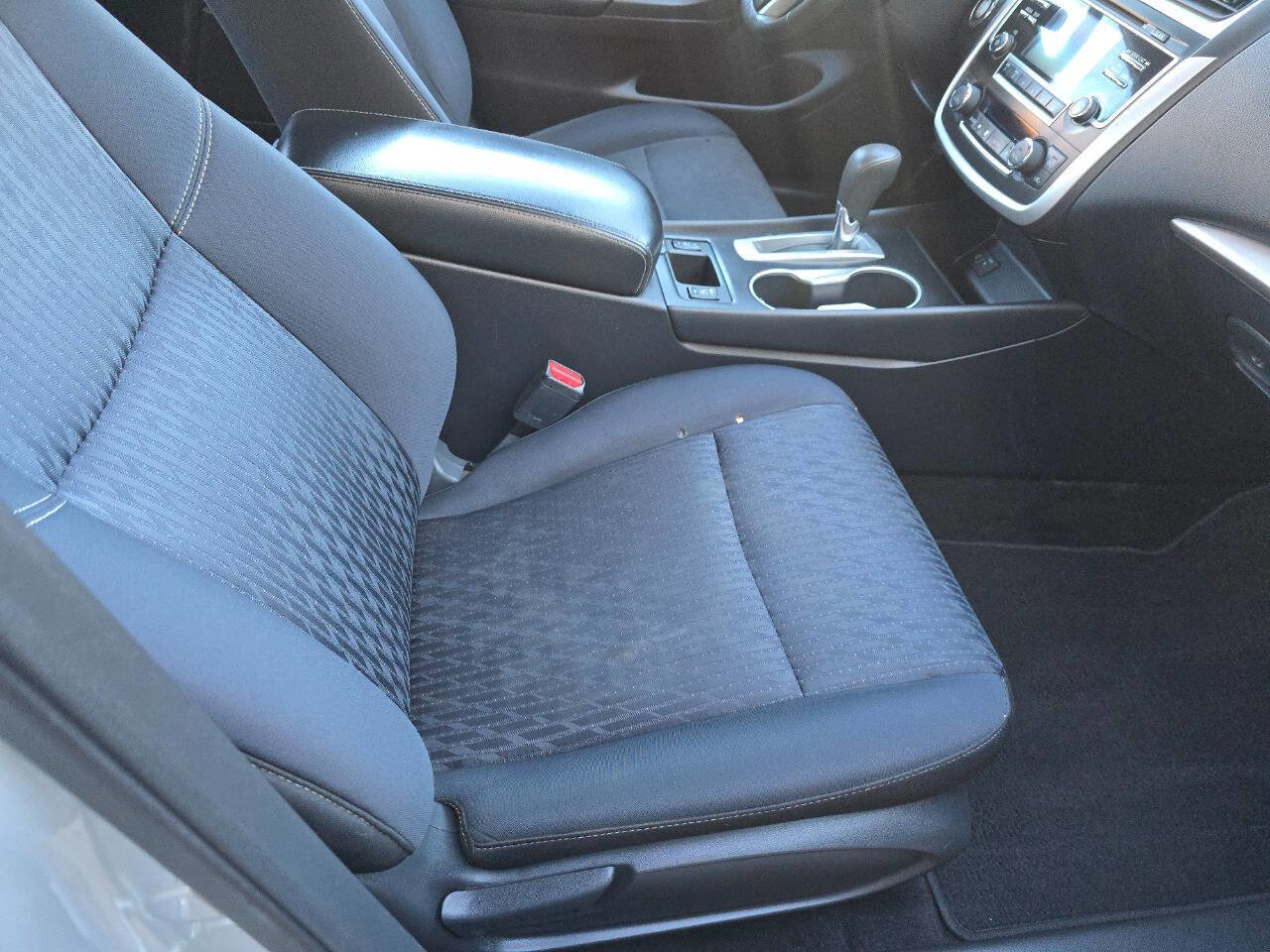 Used 2017 Nissan Altima 2.5 SV w/ Convenience Package image 19
