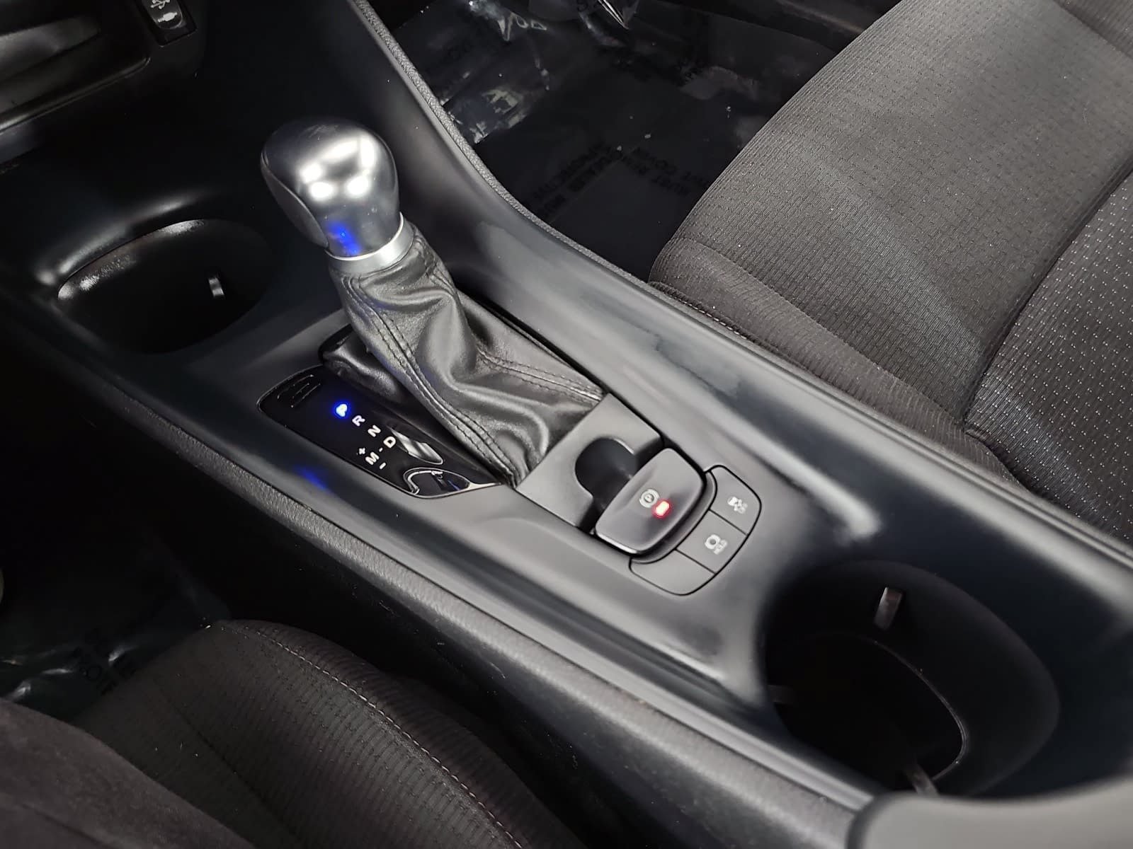 Used 2019 Toyota C-HR LE FWD image 24