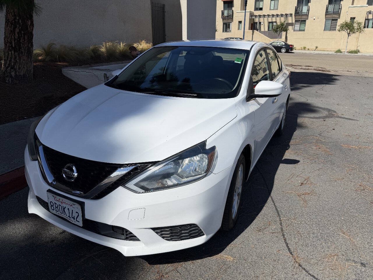 Used 2018 Nissan Sentra SV FWD image 1