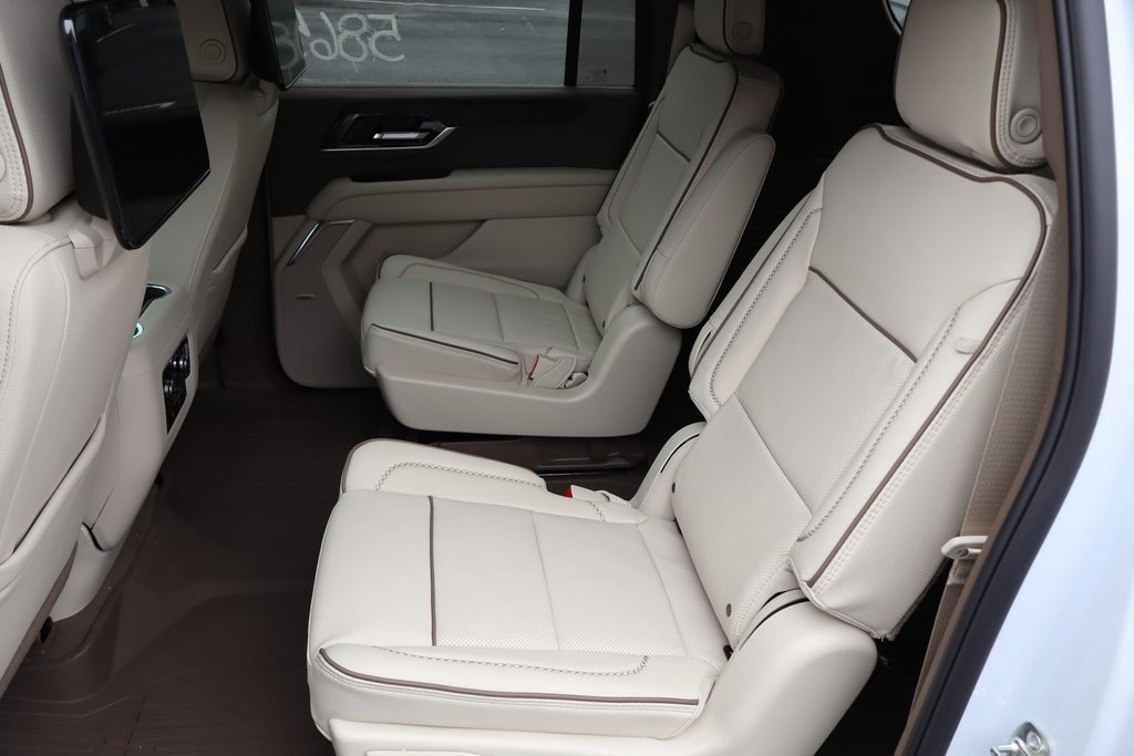 New 2026 GMC Yukon XL Denali w/ Denali Reserve Package image 22
