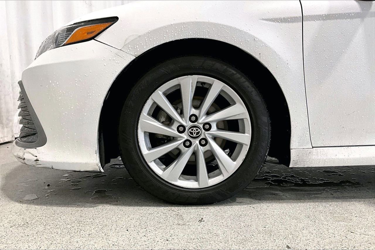 Used 2023 Toyota Camry LE FWD image 4