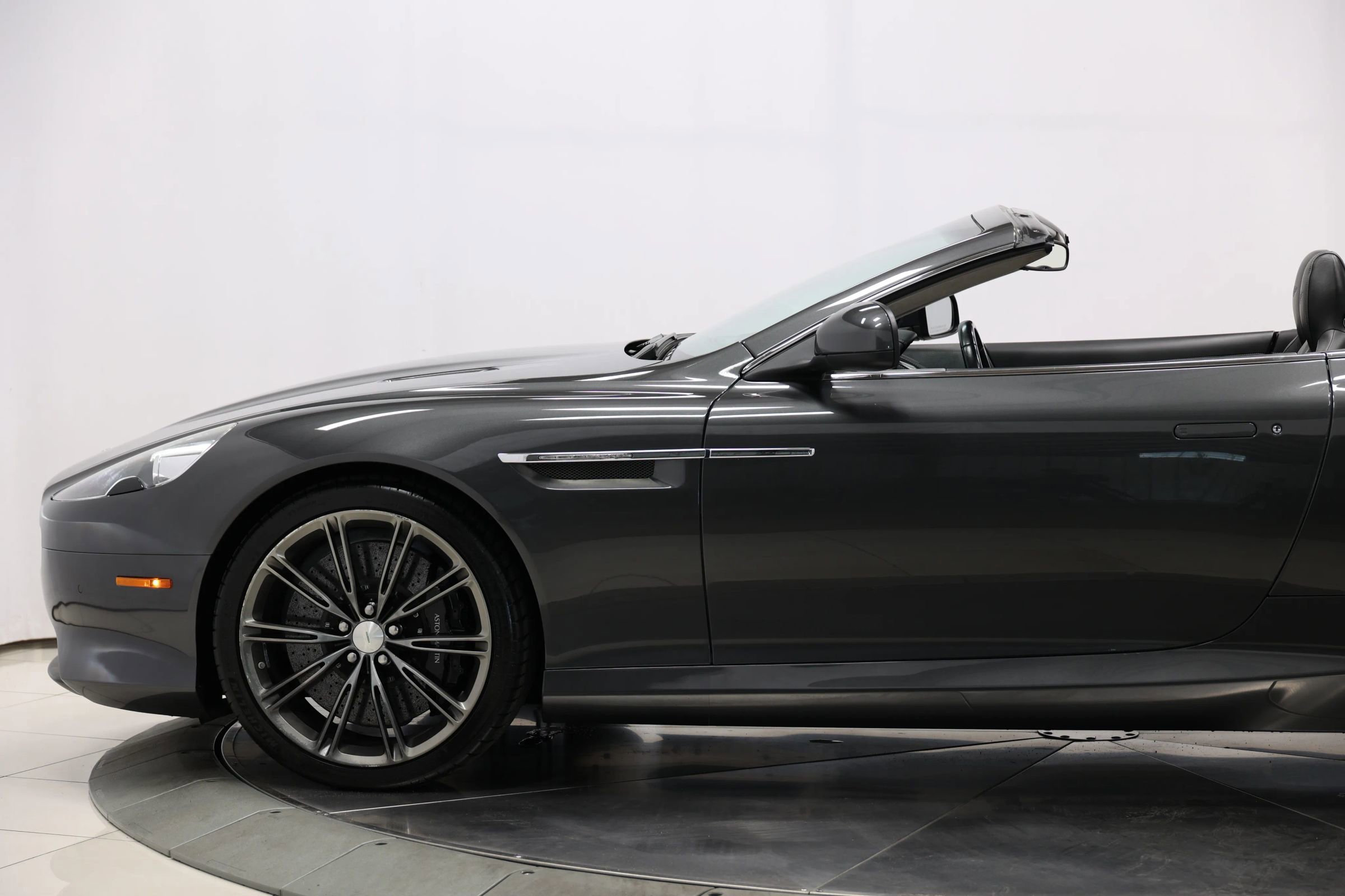 Used 2012 Aston Martin Virage Volante image 7