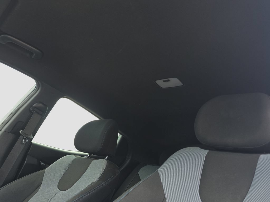 Used 2019 Hyundai Veloster 2.0 FWD image 7