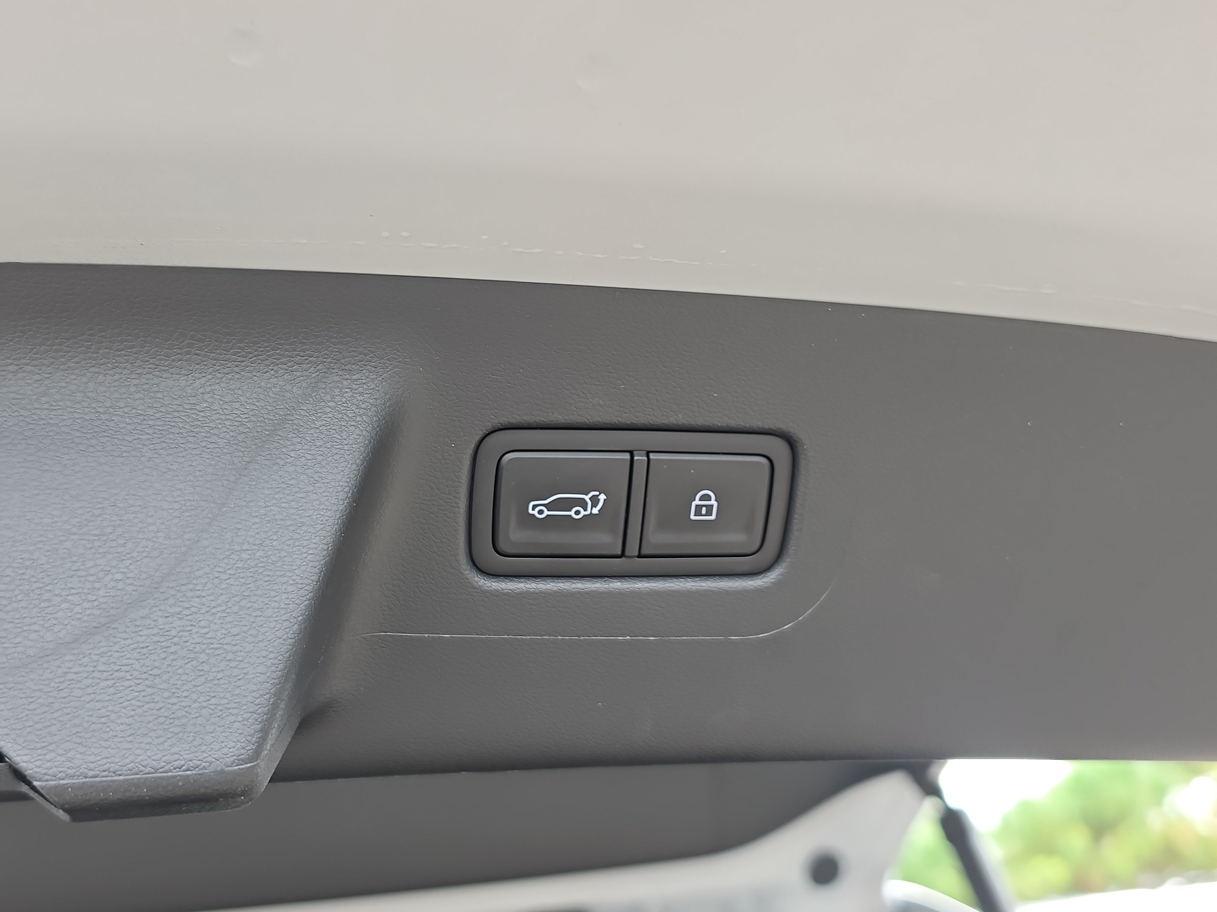 Used 2025 Hyundai Santa Fe SEL FWD image 11