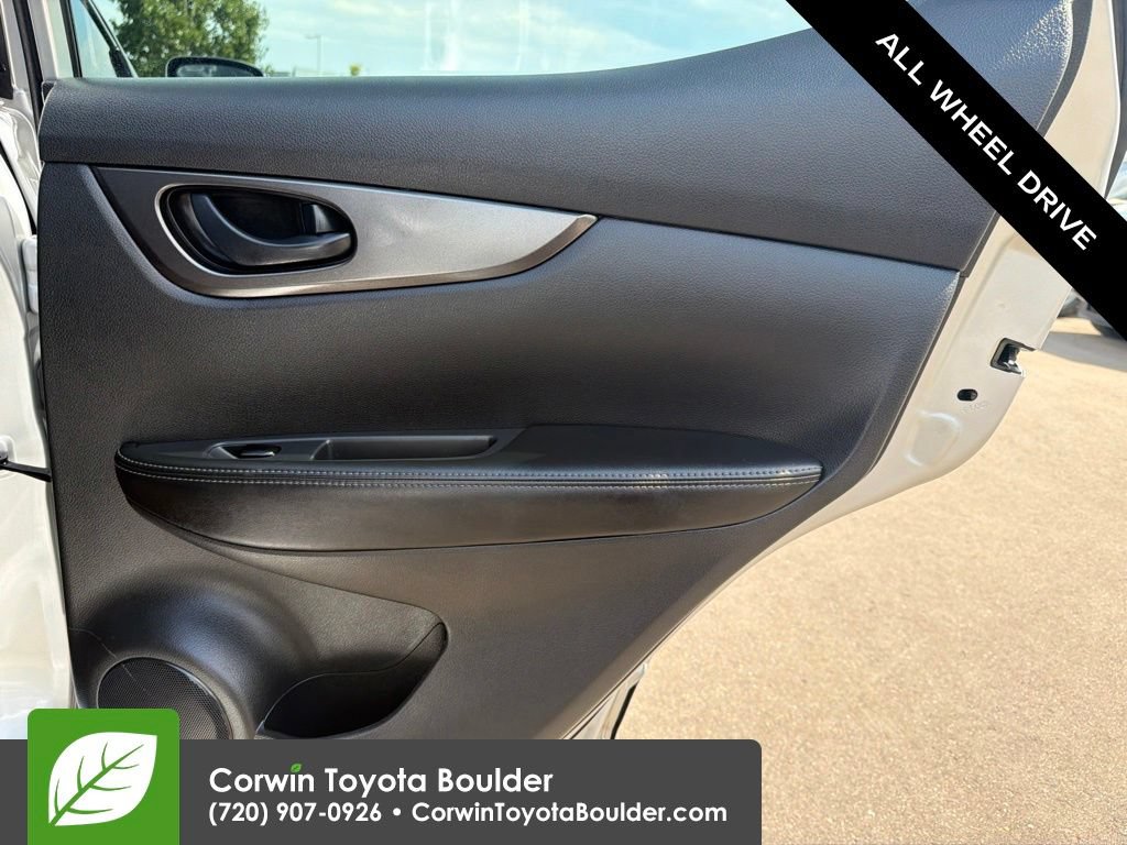 Used 2018 Nissan Rogue Sport S w/ S Appearance Package AWD/4WD image 14