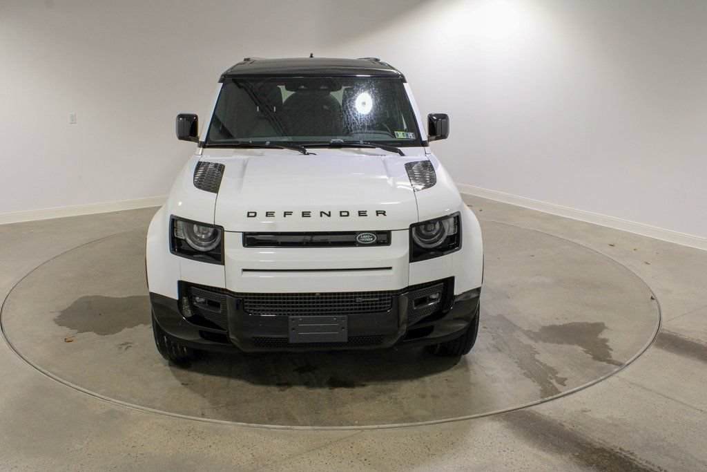 Used 2022 Land Rover Defender 110 X-Dynamic SE AWD/4WD image 8